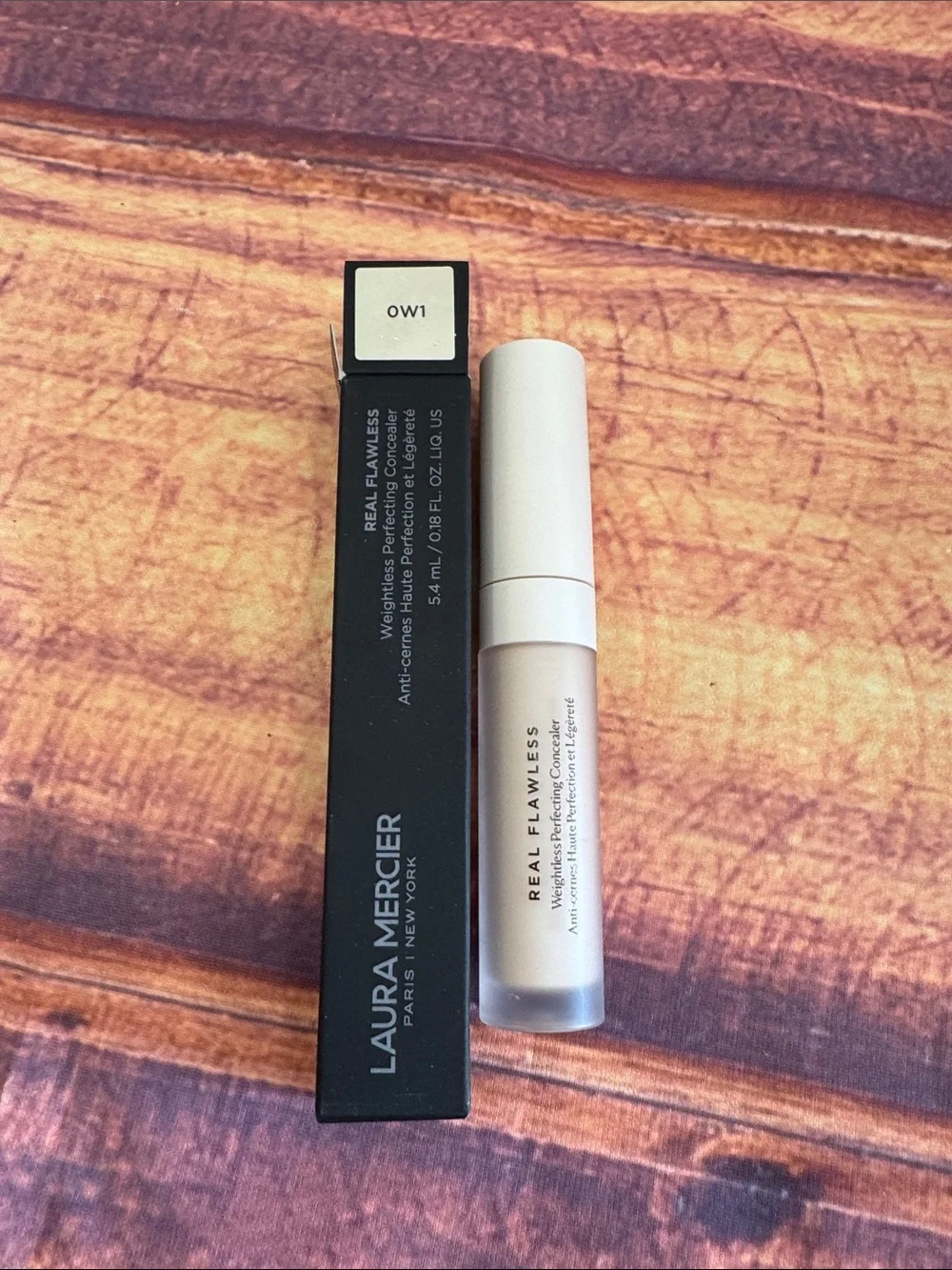 laura mercier Real Flawless Concealer - Ivory (OW1)
